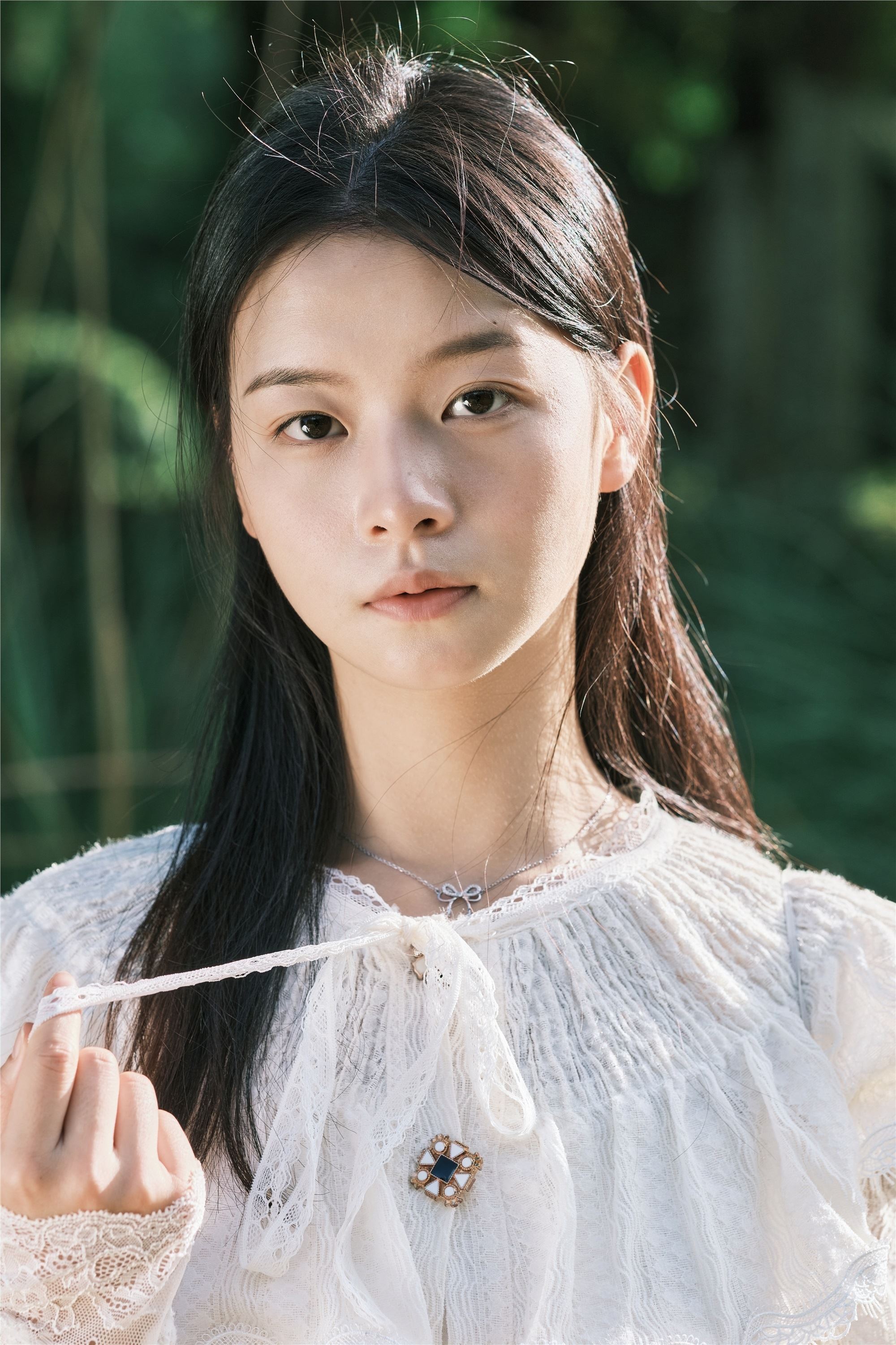 YITUYU艺图语 2025.01.02 秋游 蝴蝶妹妹